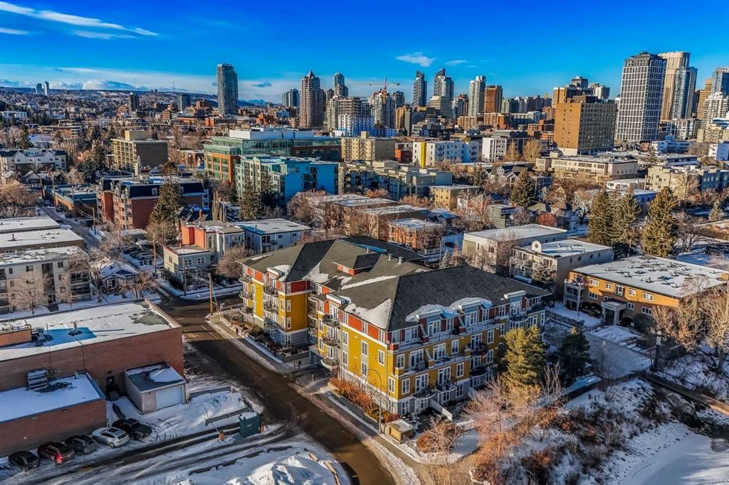 301-208 Holy Cross Lane Sw, Calgary, AB - Outdoor With View