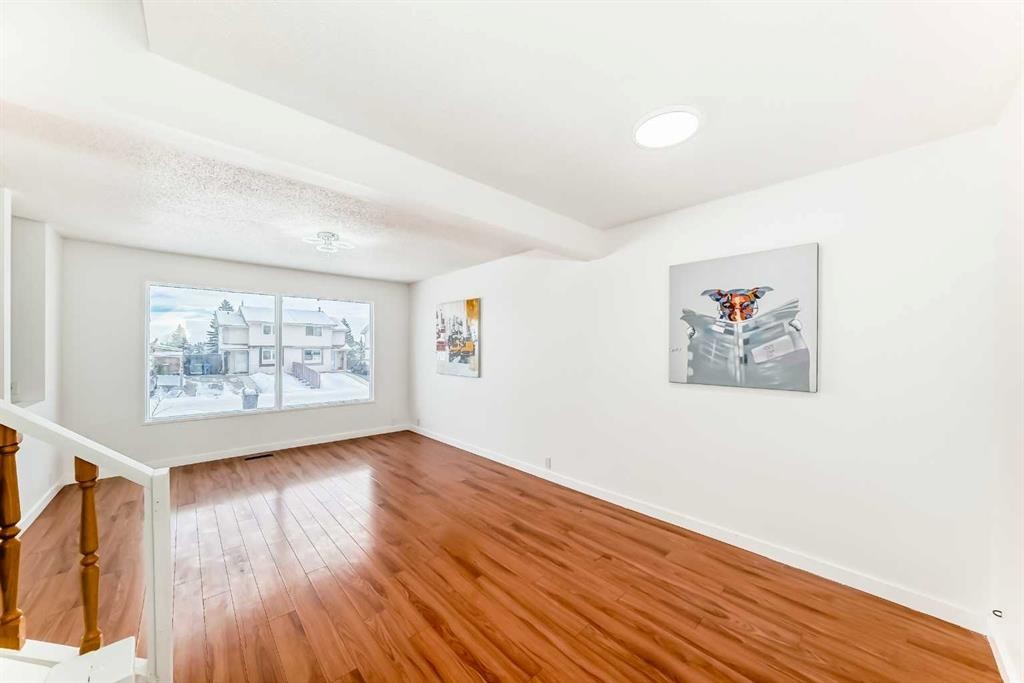 51A Fonda Green Se, Calgary, AB - Indoor Photo Showing Other Room