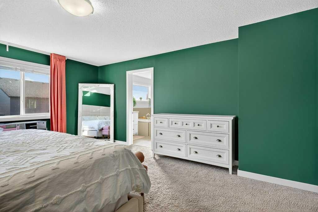 1091 Brightoncrest Green Se, Calgary, AB - Indoor Photo Showing Bedroom