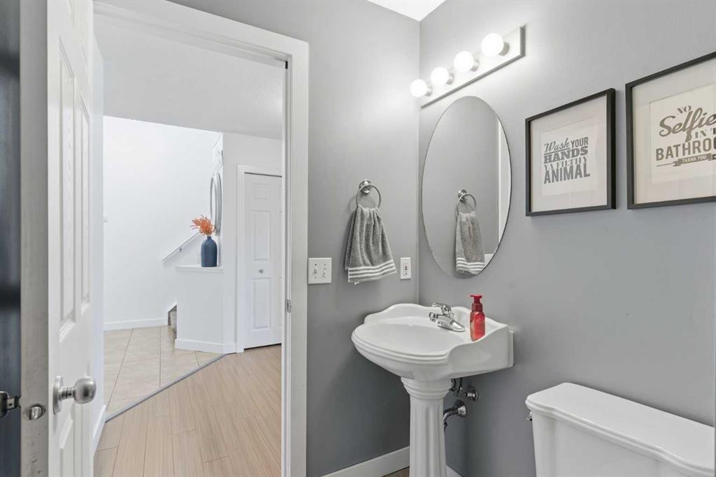 74 Evansbrooke Way Nw, Calgary, AB - Indoor Photo Showing Bathroom