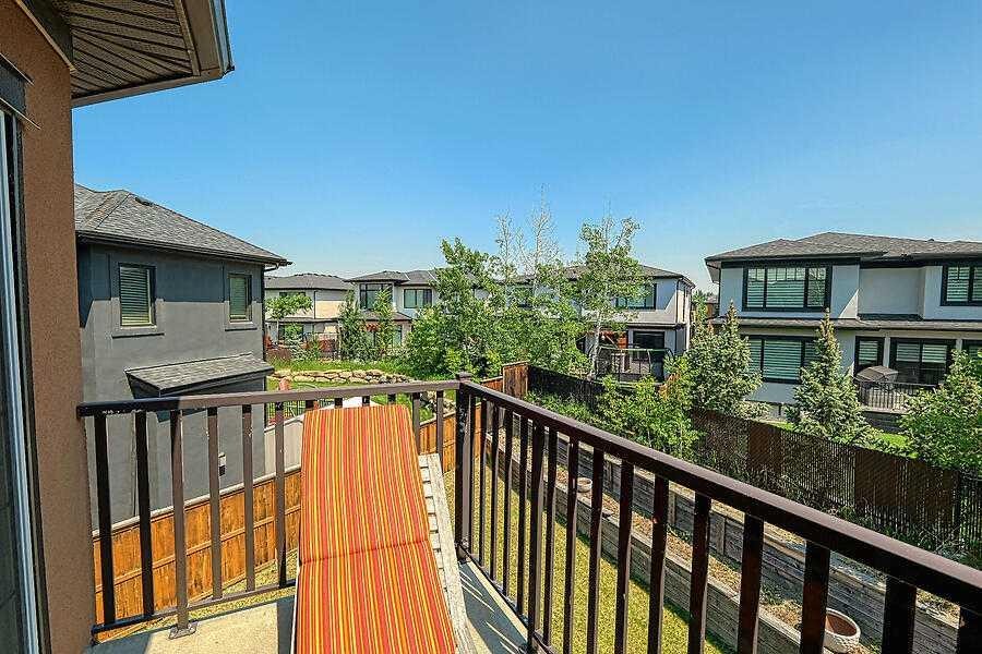 16 Rockcliff Point Nw, Calgary, AB - Outdoor With Exterior