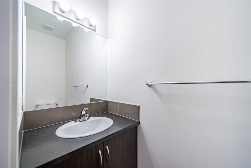 234 Cranston Way Se, Calgary, AB - Indoor Photo Showing Bathroom