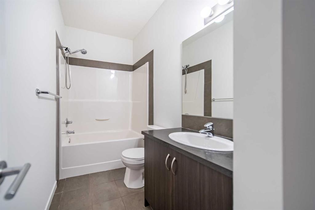 234 Cranston Way Se, Calgary, AB - Indoor Photo Showing Bathroom
