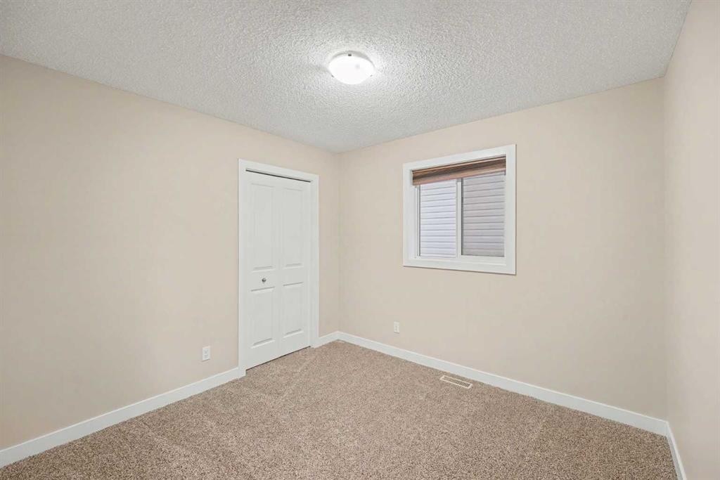14 Skyview Point Link Ne, Calgary, AB - Indoor Photo Showing Other Room