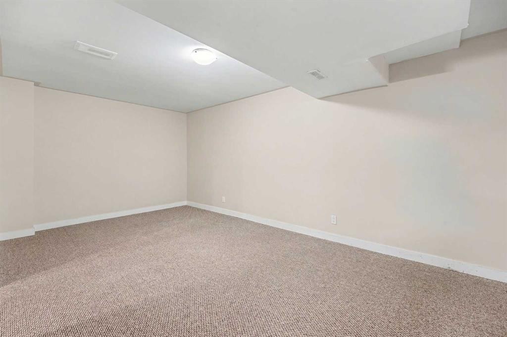 14 Skyview Point Link Ne, Calgary, AB - Indoor Photo Showing Other Room