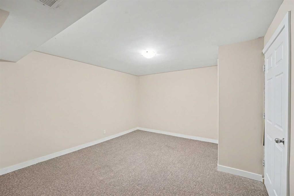 14 Skyview Point Link Ne, Calgary, AB - Indoor Photo Showing Other Room