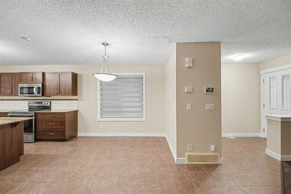 14 Skyview Point Link Ne, Calgary, AB - Indoor Photo Showing Kitchen