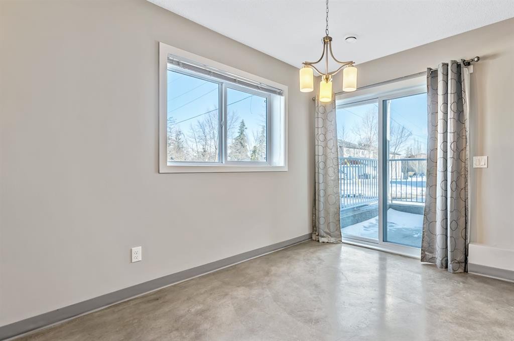 204E 6 Avenue, Strathmore, AB - Indoor Photo Showing Other Room