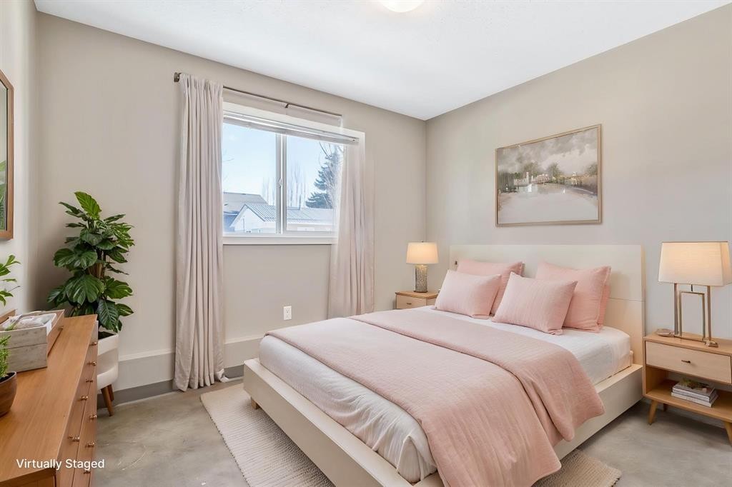 204E 6 Avenue, Strathmore, AB - Indoor Photo Showing Bedroom