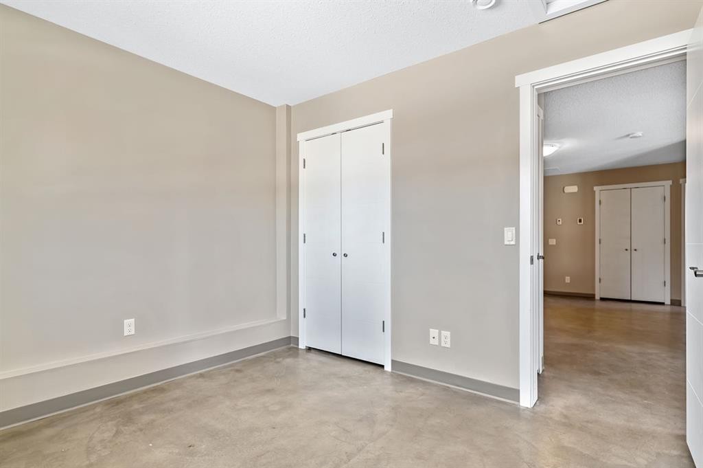 204E 6 Avenue, Strathmore, AB - Indoor Photo Showing Other Room