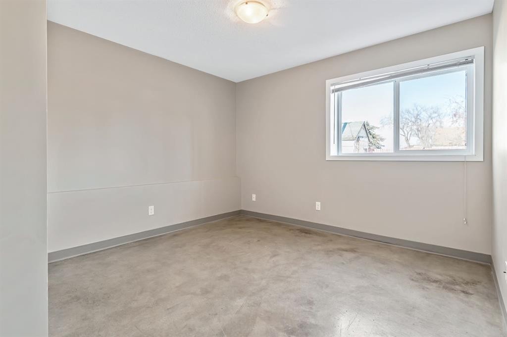 204E 6 Avenue, Strathmore, AB - Indoor Photo Showing Other Room