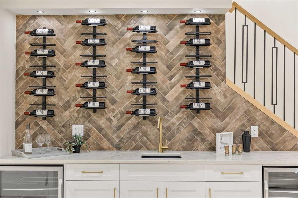 12 Vardana Place Nw, Calgary, AB - Indoor