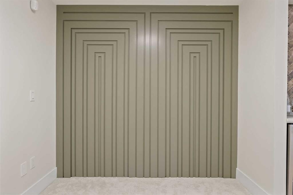 12 Vardana Place Nw, Calgary, AB - With Exterior