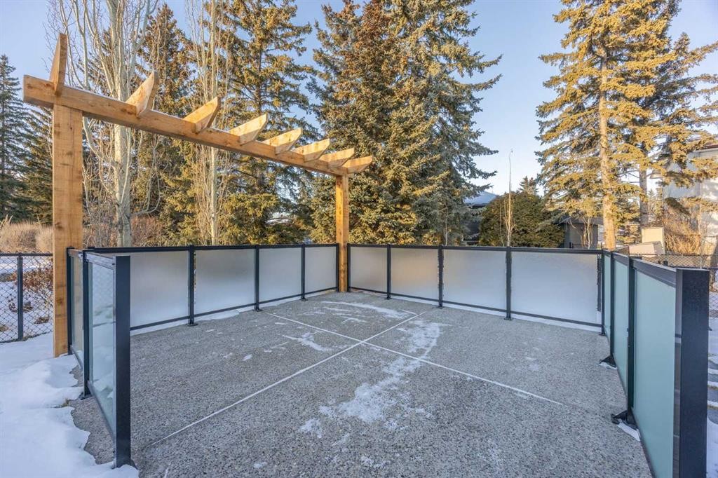 12 Vardana Place Nw, Calgary, AB - Outdoor