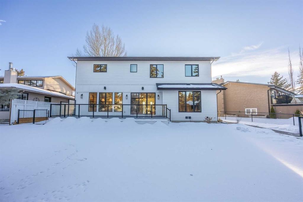 12 Vardana Place Nw, Calgary, AB - Outdoor