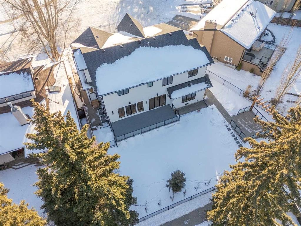 12 Vardana Place Nw, Calgary, AB - Outdoor