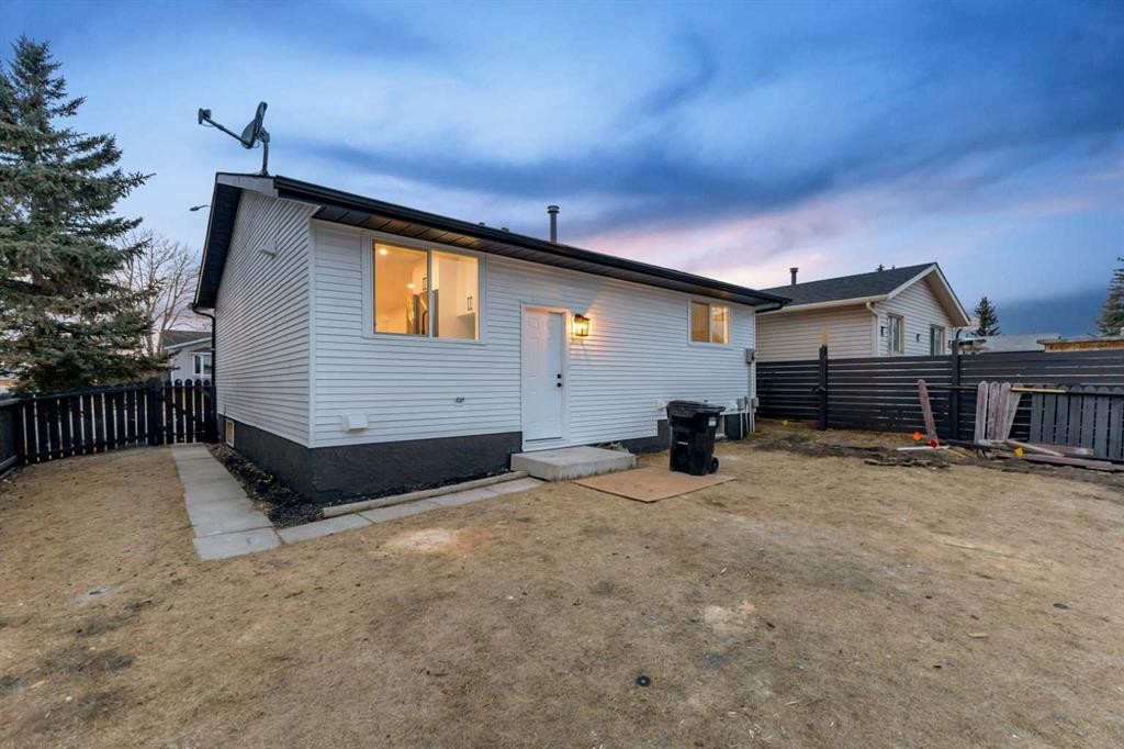 16 Faldale Close Ne, Calgary, AB - Outdoor With Exterior