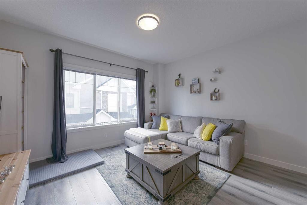 518 Canals Crossing, Airdrie, AB - Indoor Photo Showing Living Room