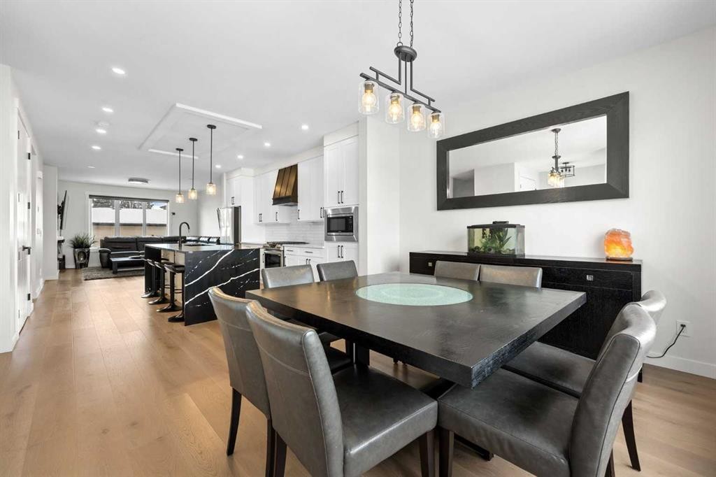 4635 79 Street Nw, Calgary, AB - Indoor Photo Showing Dining Room