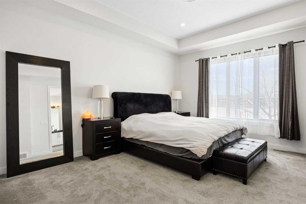 4635 79 Street Nw, Calgary, AB - Indoor Photo Showing Bedroom