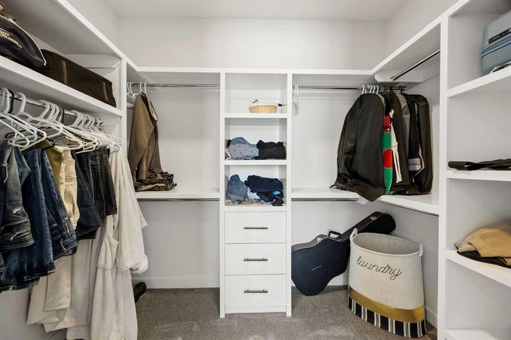 4635 79 Street Nw, Calgary, AB - Indoor With Storage