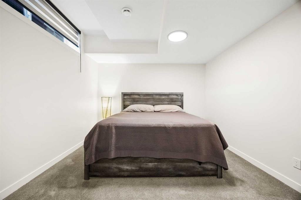 4635 79 Street Nw, Calgary, AB - Indoor Photo Showing Bedroom