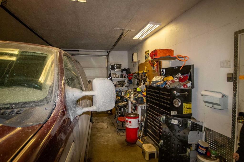 128 10 Avenue Ne, Sundre, AB - Indoor