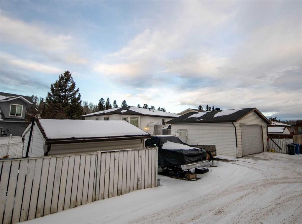128 10 Avenue Ne, Sundre, AB - Outdoor
