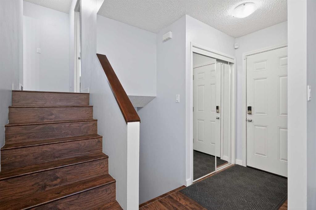 68 Cedarwood Hill Sw, Calgary, AB - Indoor Photo Showing Other Room