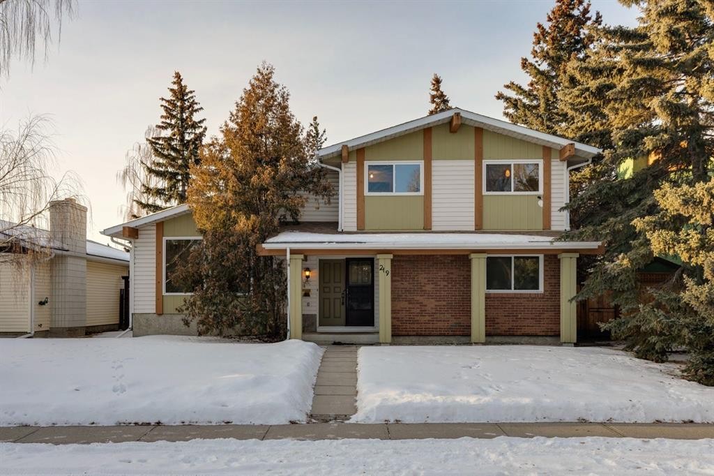 219 Silvercreek Close Nw, Calgary, AB - Outdoor With Facade