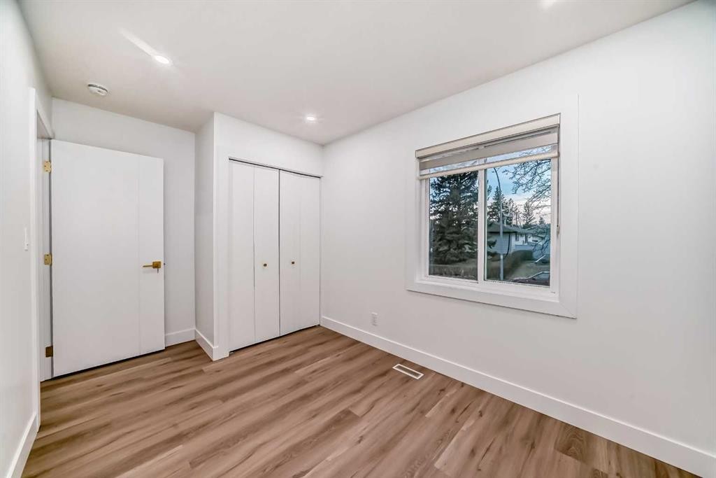 304 Huntbourne Hill Ne, Calgary, AB - Indoor Photo Showing Other Room