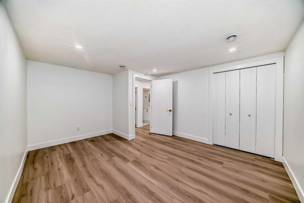 304 Huntbourne Hill Ne, Calgary, AB - Indoor Photo Showing Other Room