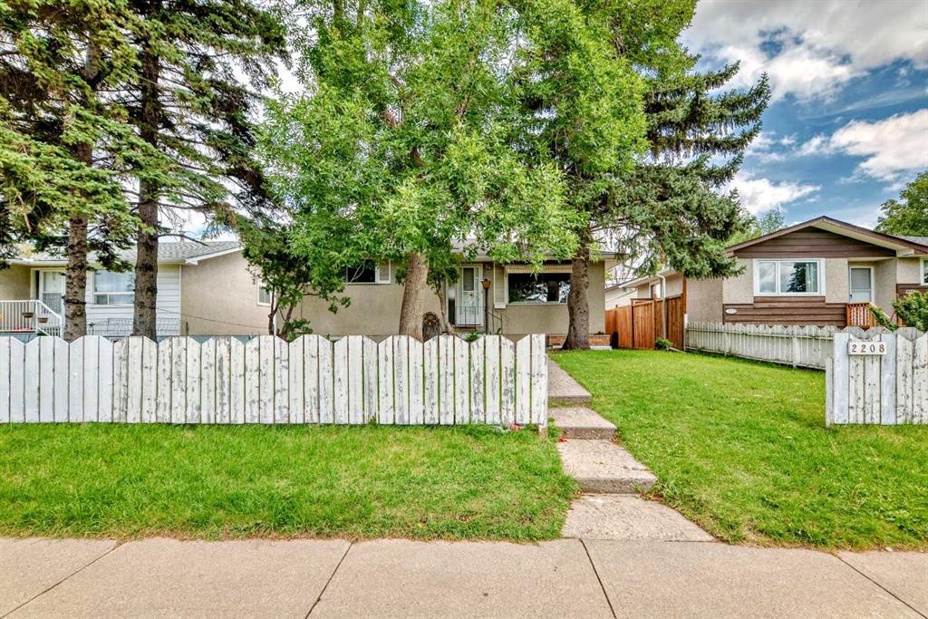 2208 47 Street Se, Calgary, AB - Outdoor