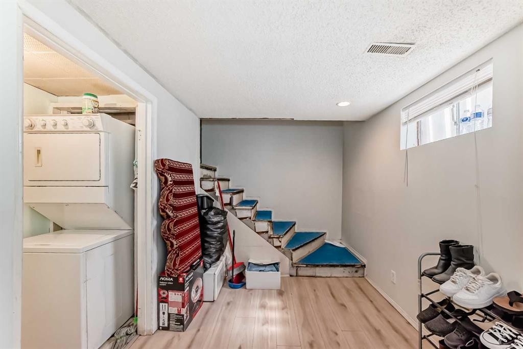 2208 47 Street Se, Calgary, AB - Indoor Photo Showing Laundry Room