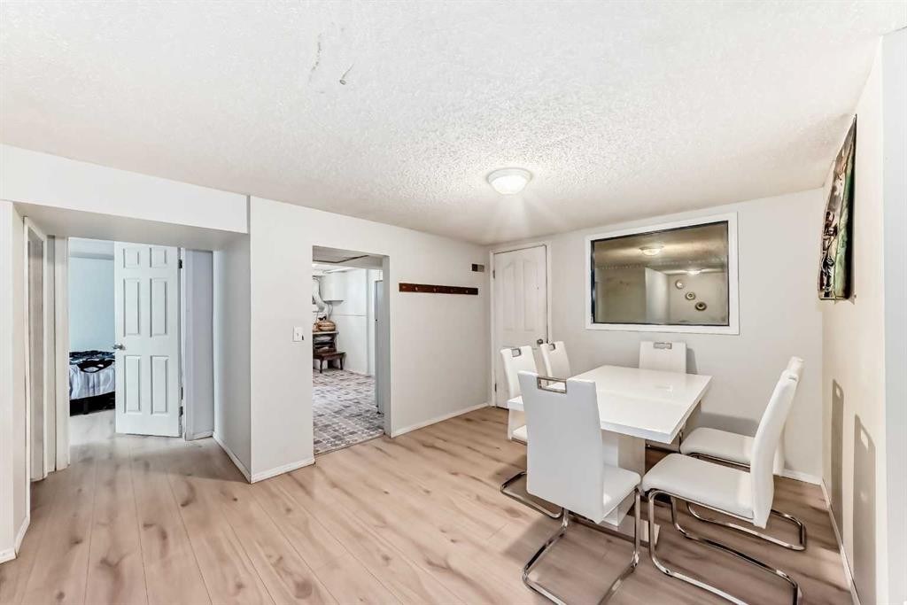 2208 47 Street Se, Calgary, AB - Indoor Photo Showing Dining Room