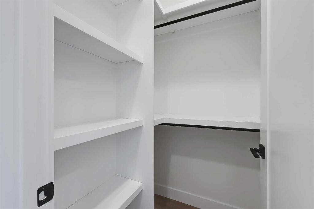 2720 5 Avenue Nw, Calgary, AB - Indoor With Storage