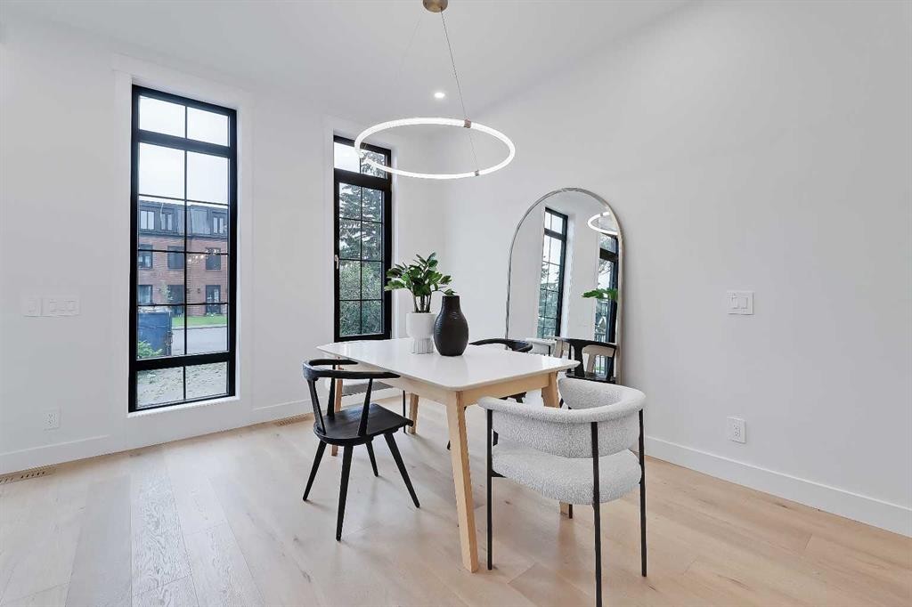 2720 5 Avenue Nw, Calgary, AB - Indoor Photo Showing Dining Room