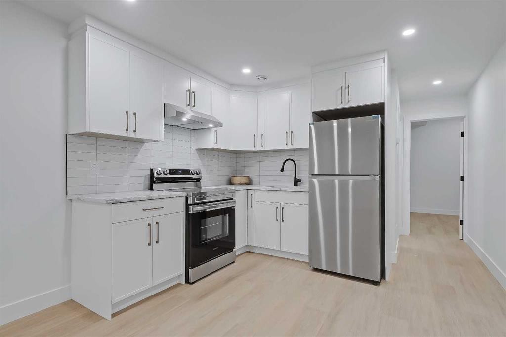 2720 5 Avenue Nw, Calgary, AB - Indoor Photo Showing Kitchen With Upgraded Kitchen