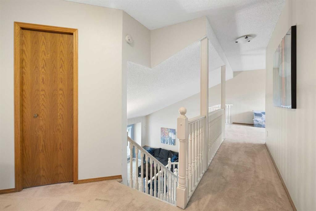 156 Woodfield Road Sw, Calgary, AB - Indoor Photo Showing Other Room