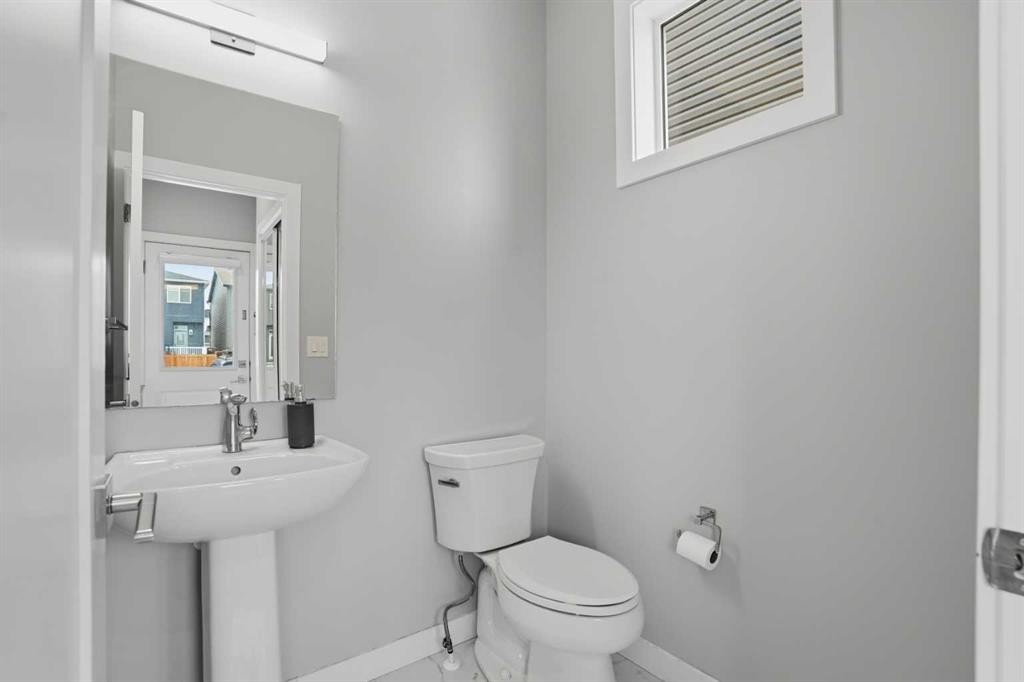 1244 Cornerstone Way Ne, Calgary, AB - Indoor Photo Showing Bathroom