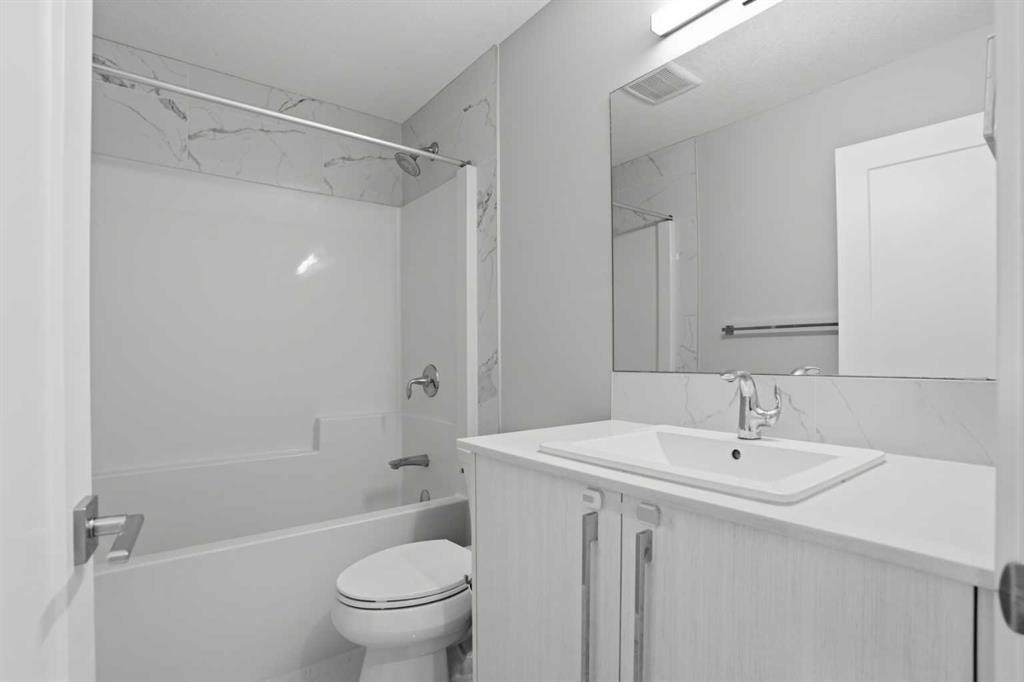 1244 Cornerstone Way Ne, Calgary, AB - Indoor Photo Showing Bathroom