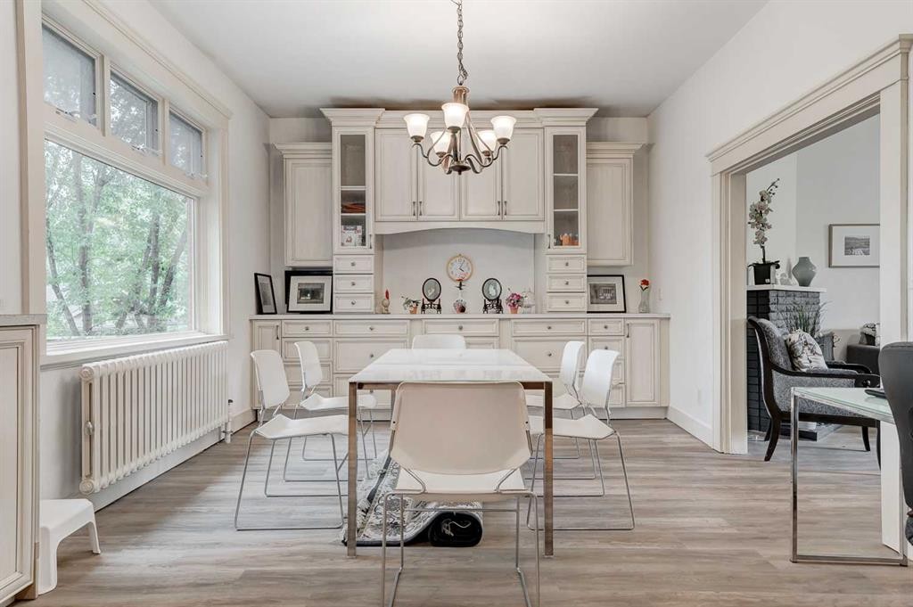 342 Superior Avenue Sw, Calgary, AB - Indoor Photo Showing Dining Room