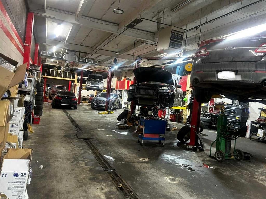 933A 48 Avenue Se, Calgary, AB