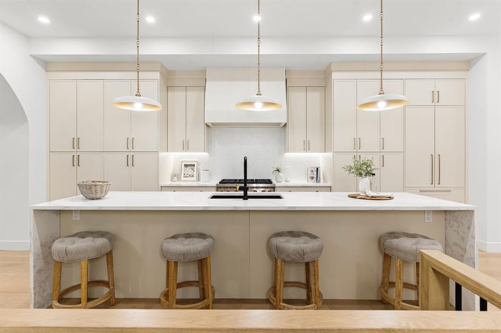 1904 48 Avenue Sw, Calgary, AB - Indoor Photo Showing Kitchen With Upgraded Kitchen