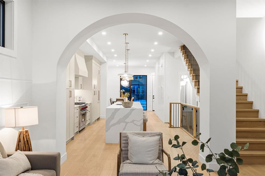 1904 48 Avenue Sw, Calgary, AB - Indoor Photo Showing Living Room