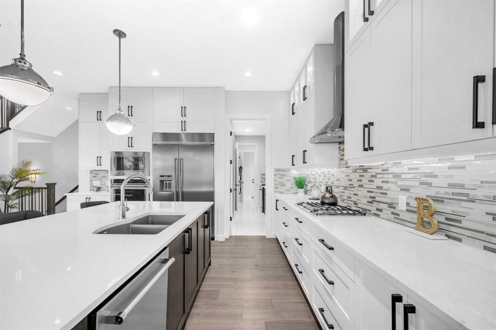 134 Corner Meadows Common Ne, Calgary, AB - Indoor Photo Showing Kitchen With Double Sink With Upgraded Kitchen