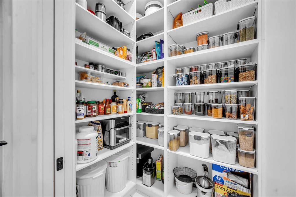 134 Corner Meadows Common Ne, Calgary, AB - Indoor With Storage