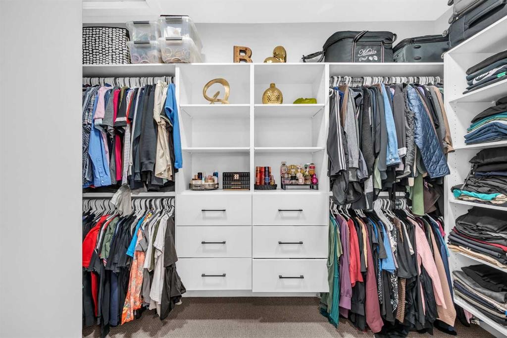 134 Corner Meadows Common Ne, Calgary, AB - Indoor With Storage