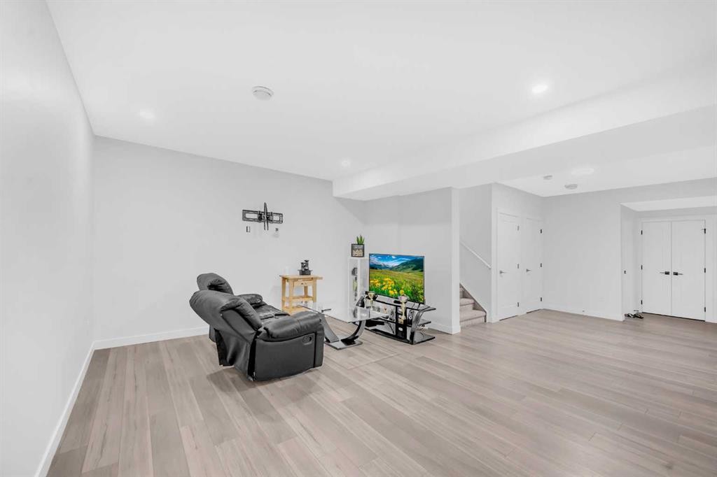 134 Corner Meadows Common Ne, Calgary, AB - Indoor Photo Showing Other Room