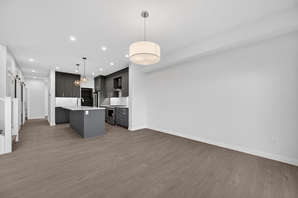 93 Walgrove Bay Se, Calgary, AB - Indoor Photo Showing Kitchen With Upgraded Kitchen